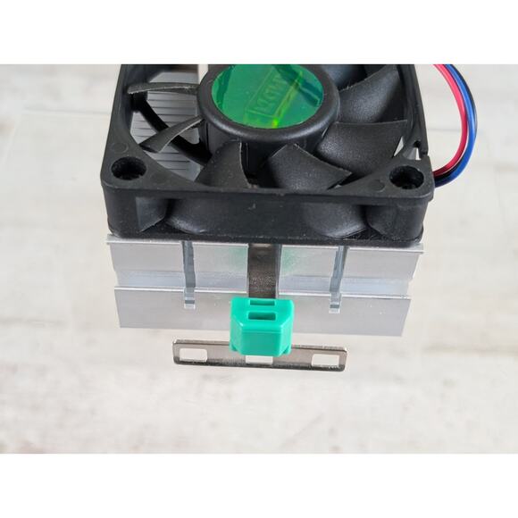 Foxconn AMD Socket A (462) CPU Heatsink Cooler Fan NBT-K0010AC1DBTCB-001 3-Pin - Picture 3 of 7